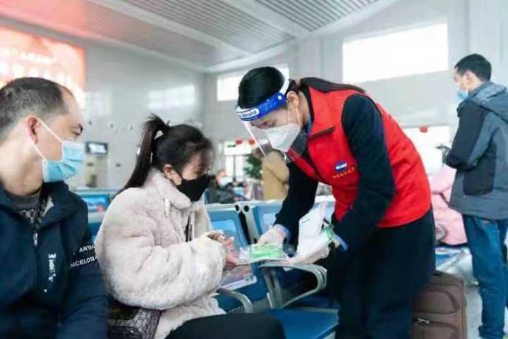 縉云西站“平安春運，抗疫同行，暖心服務”安全咨詢活動正式啟幕